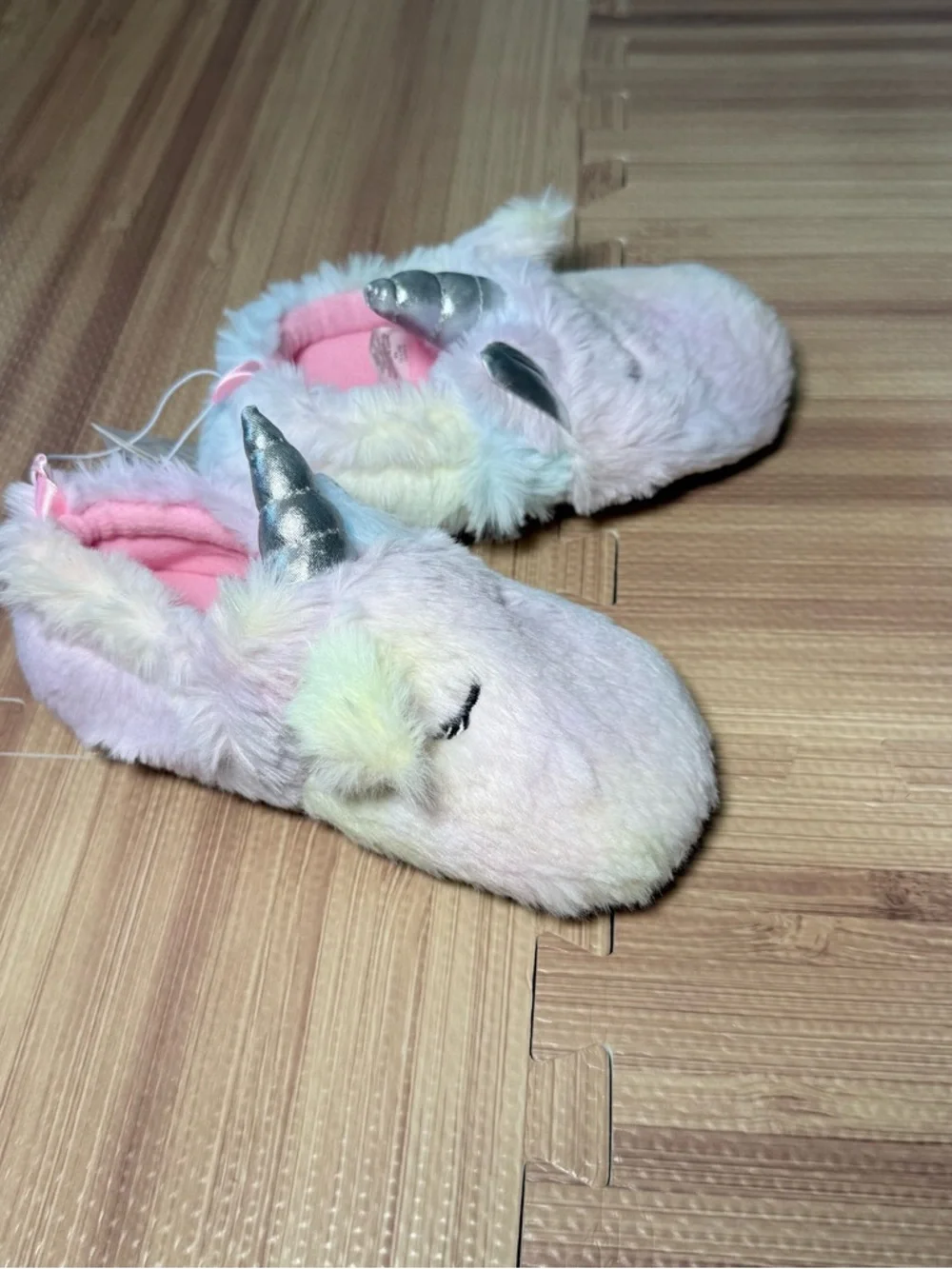 Old Navy Toddler Unicorn Slippers Fuzzy Plush Pink Size L (11)New